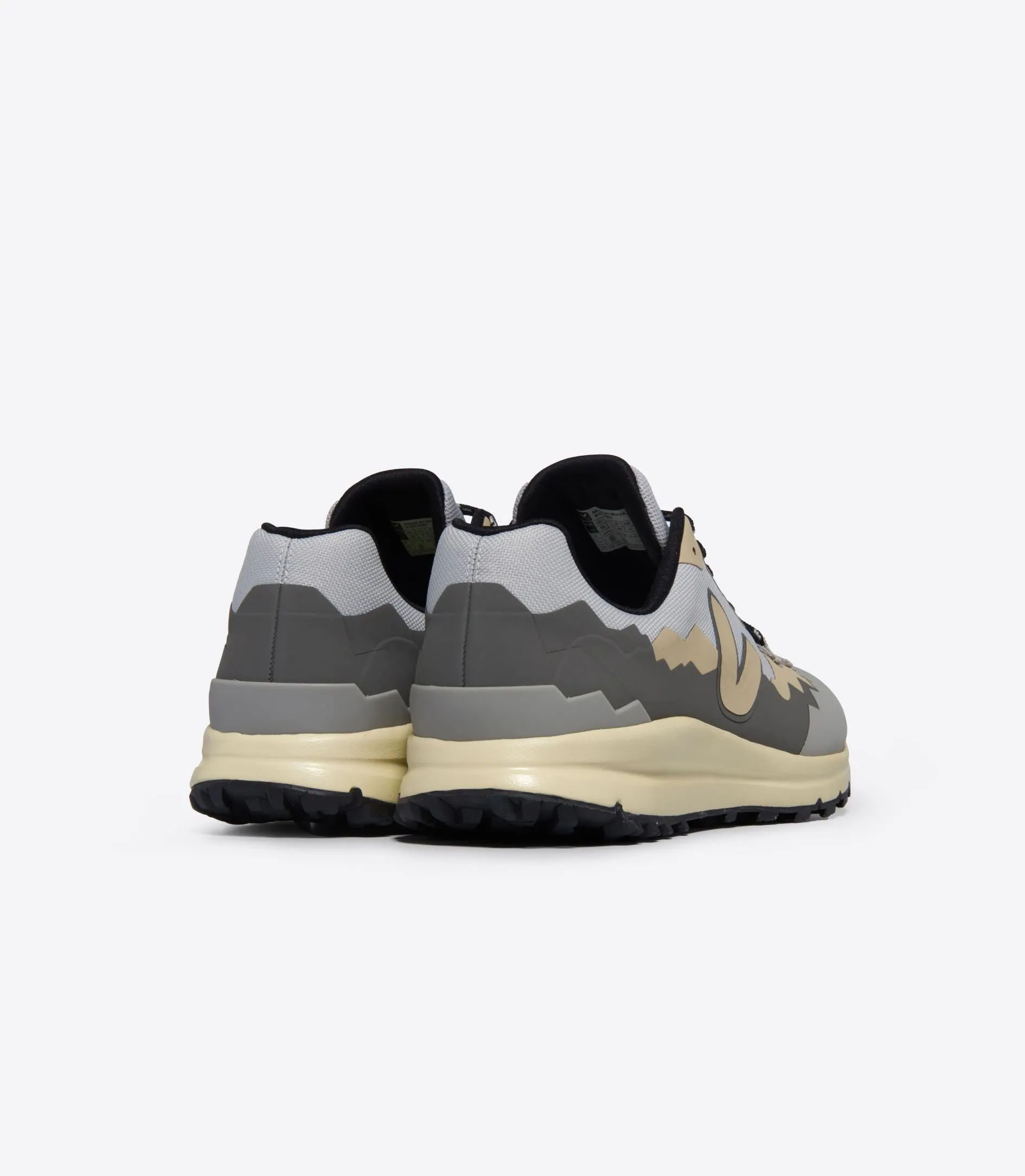 Fitzroy Light Trek Shell | Shark Almond
