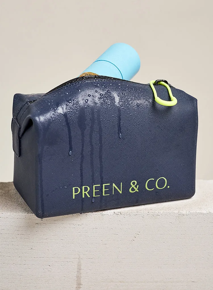HYDRO SEAL TOILETRY CASE
