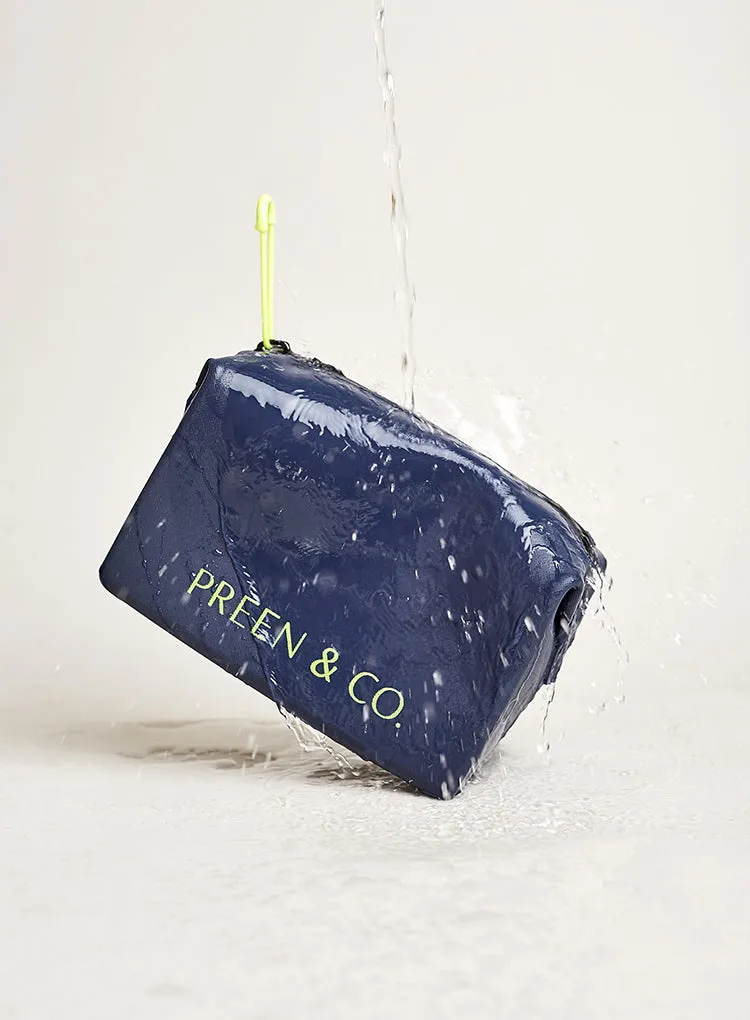 HYDRO SEAL TOILETRY CASE