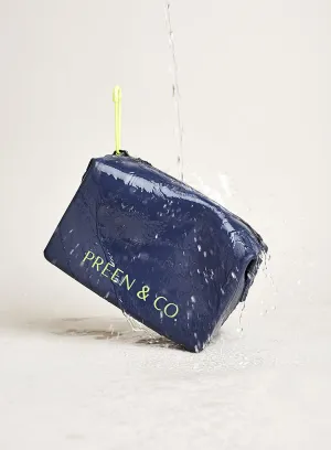 HYDRO SEAL TOILETRY CASE