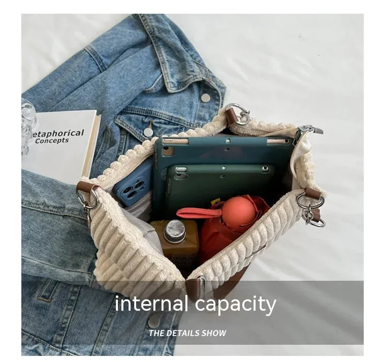 Retro Large Capacity Shoulder Bag