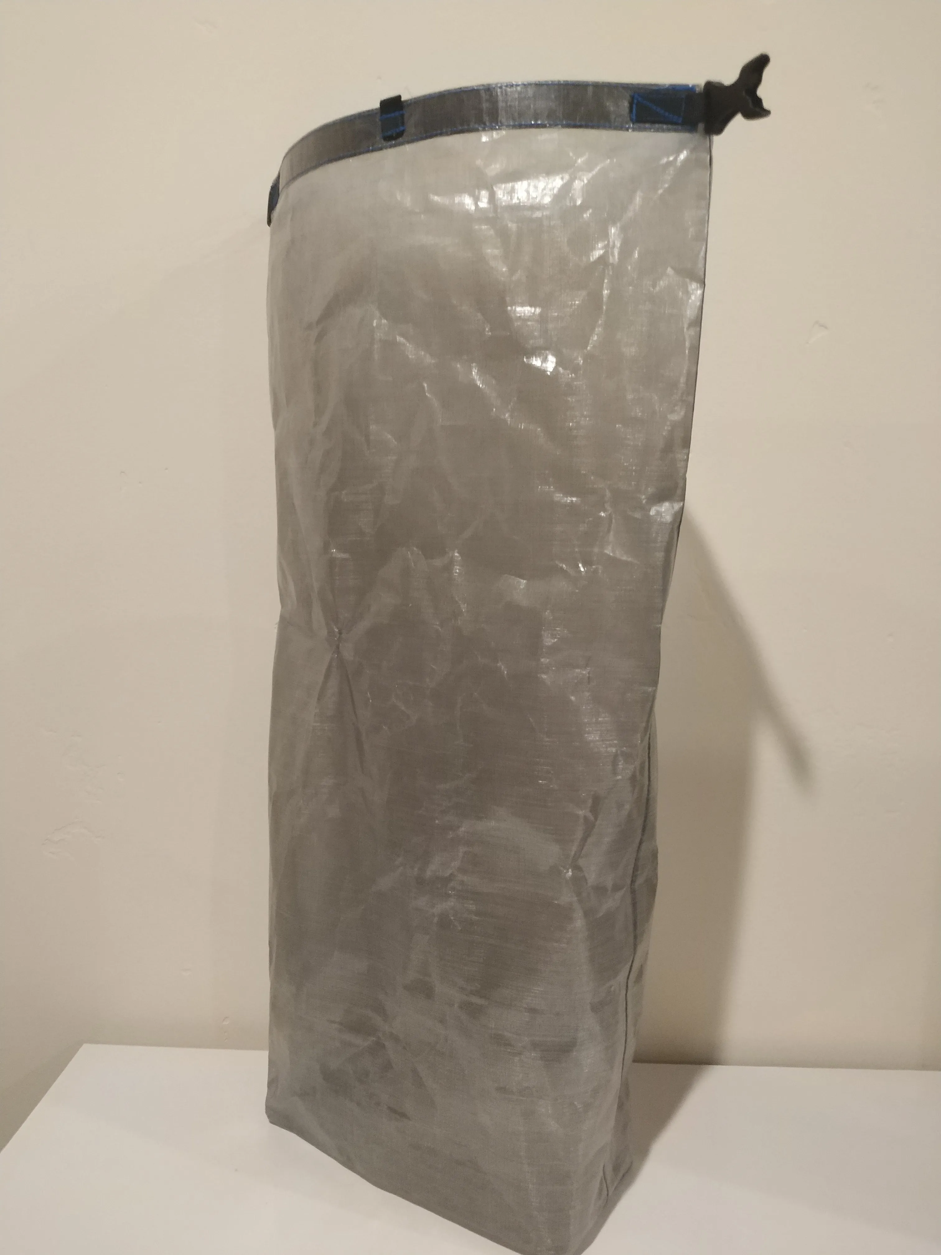 Ultralight Medium Dry Bag - Solid Color Dyneema