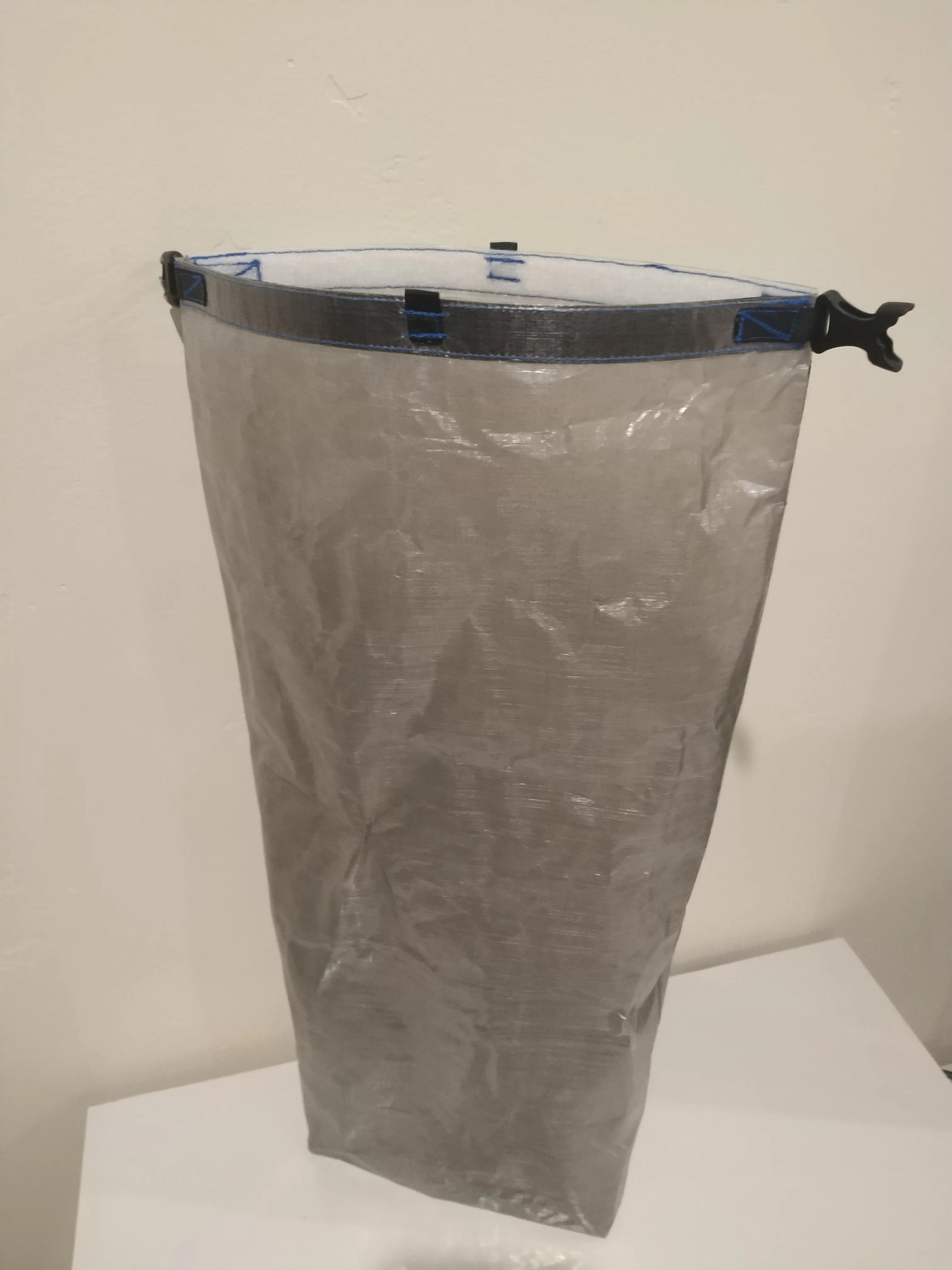 Ultralight Medium Dry Bag - Solid Color Dyneema